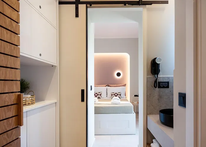 Chania * Chania (Crete)